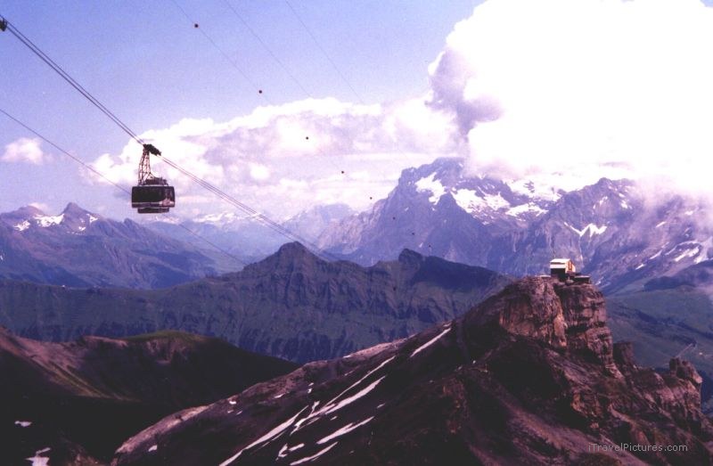 Schilthorn Lauterbrunnen valley gondola